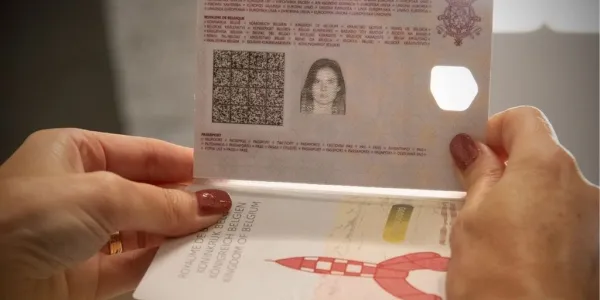 Belgian Passport 2022 with ImagePerf/REV security feature - Mandatory to keep copyright, not public domain! © Hergé-Moulinsart 2021. Kindly made available by ZetesPeopleID